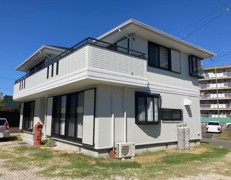 【豊田市O様邸】セミフロンスーパーアクアⅡで外壁塗装、スーパーガルテクトで屋根カバー工事を行いました！