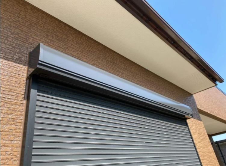 雨戸塗装の費用感はどのくらい？DIYの方法や注意点もご紹介