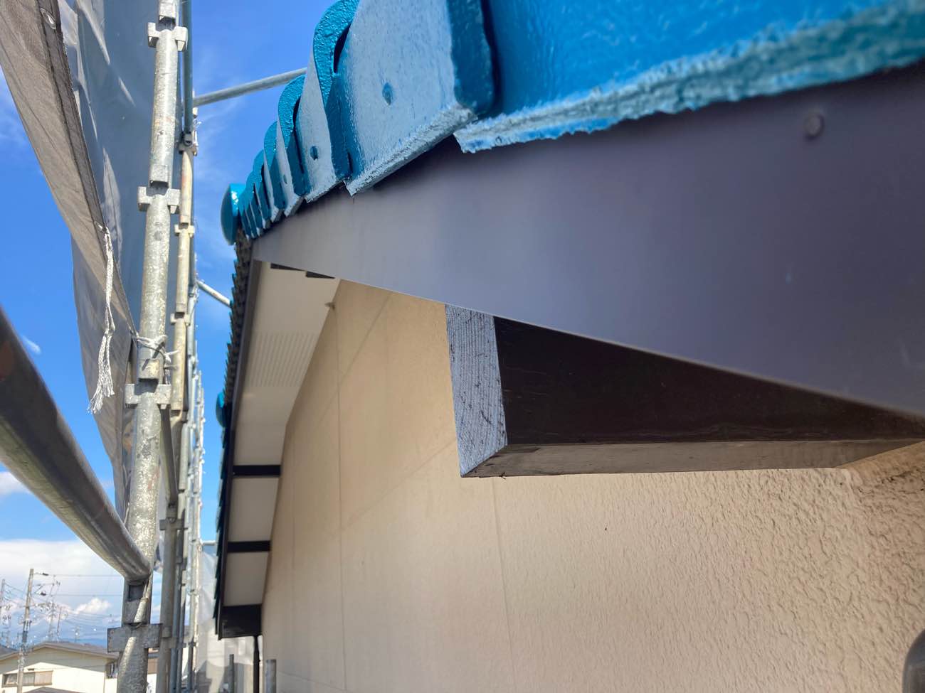 破風板金カバー